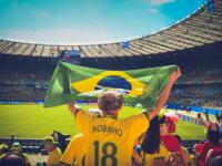 FB体育-BLG绝杀JDG，JackeyLove开启传奇时刻四强赛2:1（首尔）