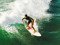 FB体育APP-活塞对阵马刺，哈利伯顿如何用节奏掌控书写新一代控卫美学