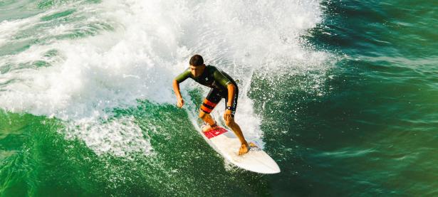 FB体育官方网站-赛道奇迹，佩雷兹率索伯车队绝杀迈凯伦，改写F1格局