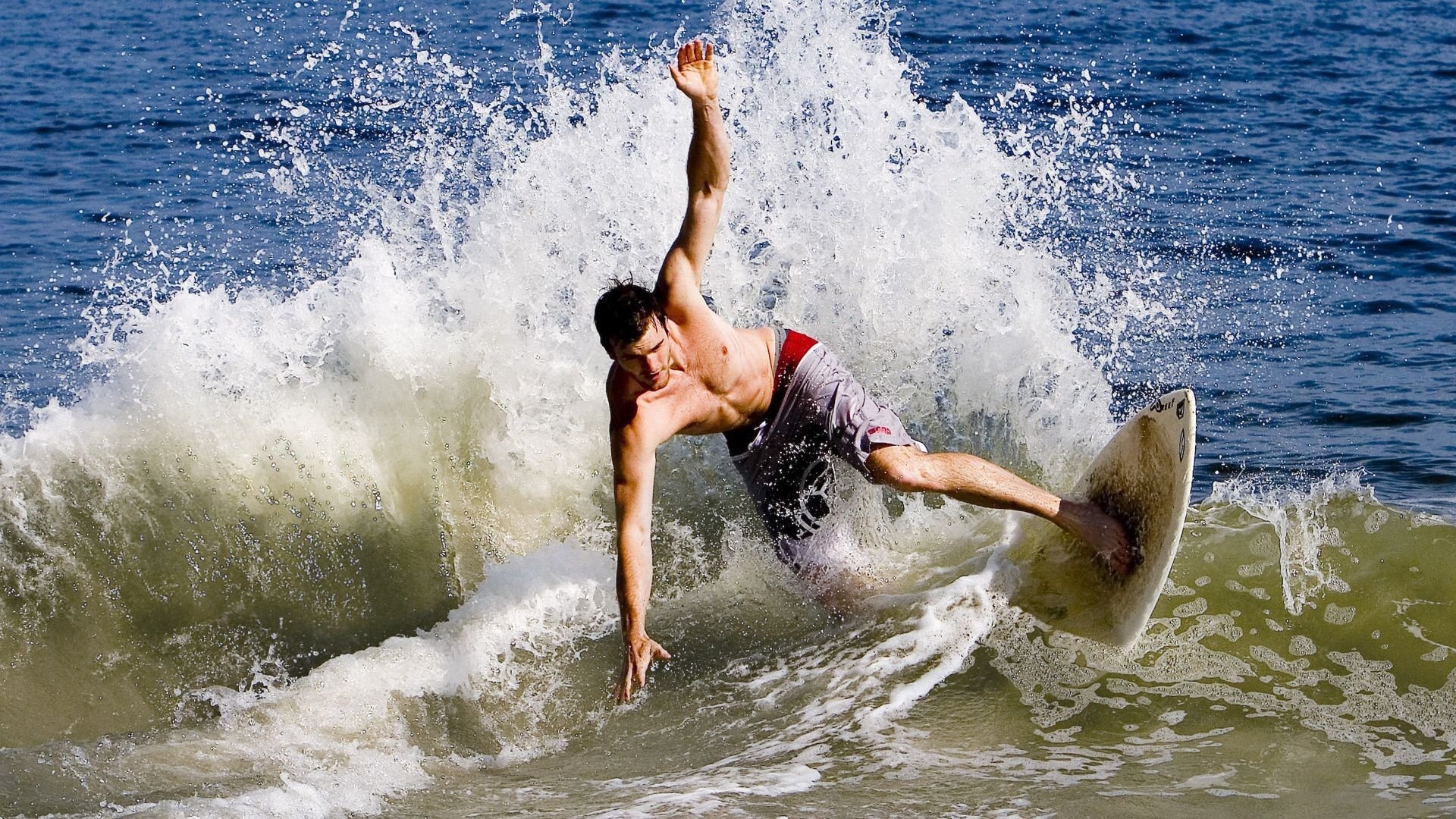 南美风暴与欧洲证明，哥伦比亚强势破局，萨内用实力书写新章